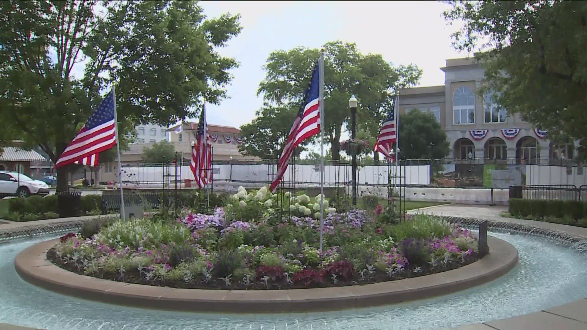 The event is set to take off with "A Salute to Service" culminating in a flyover by WW2-era Mustang planes.